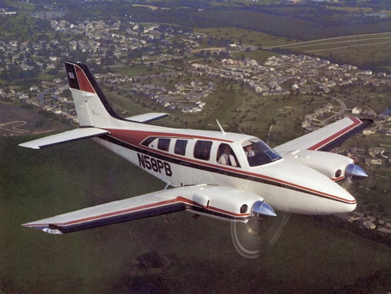 Beechcraft Baron 58 G58 in cruise, three-quarter view