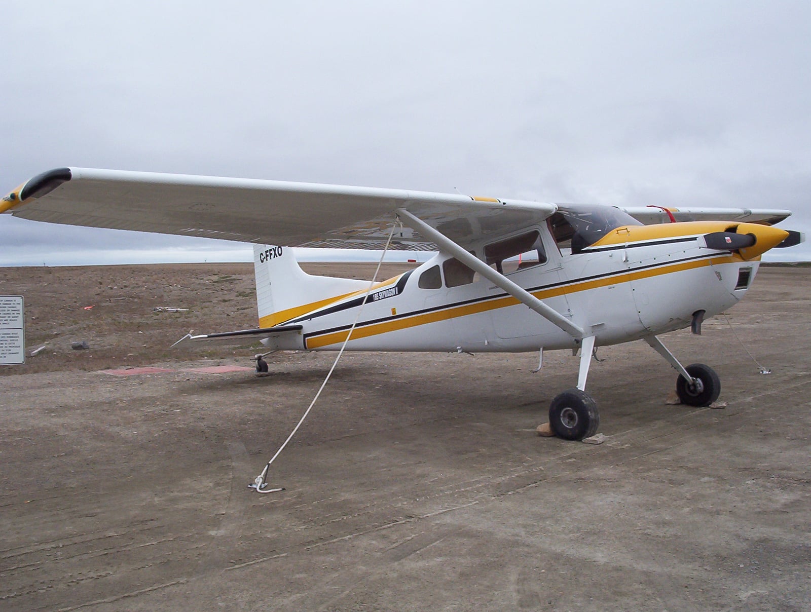 Cessna 185 Skywagon on tundra tires