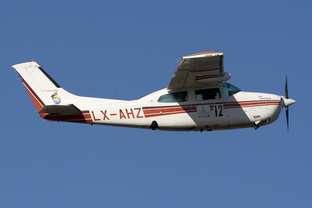 Cessna T210N Centurion Turbo in cruise flight