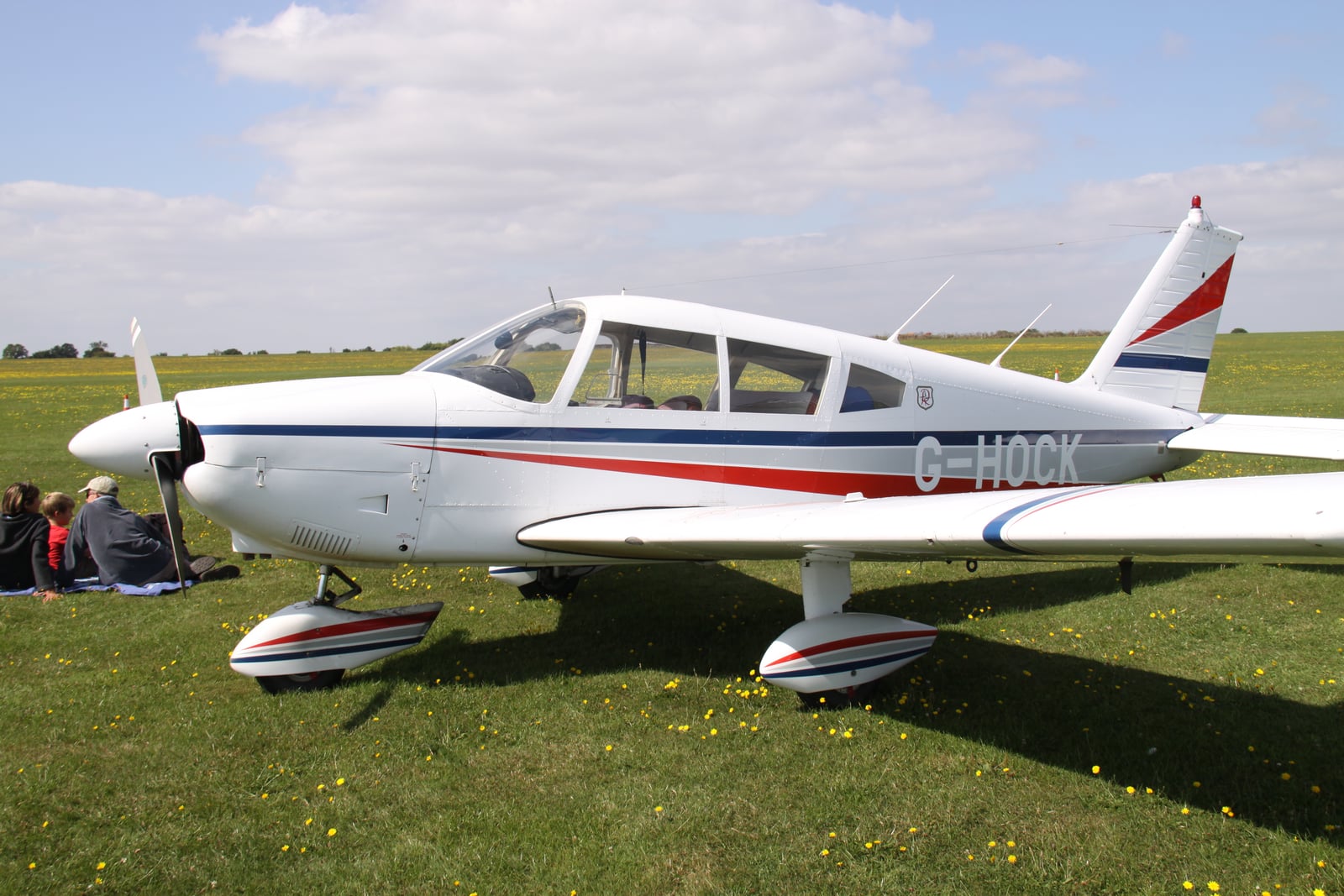 Piper PA-28-180 Cherokee in flight